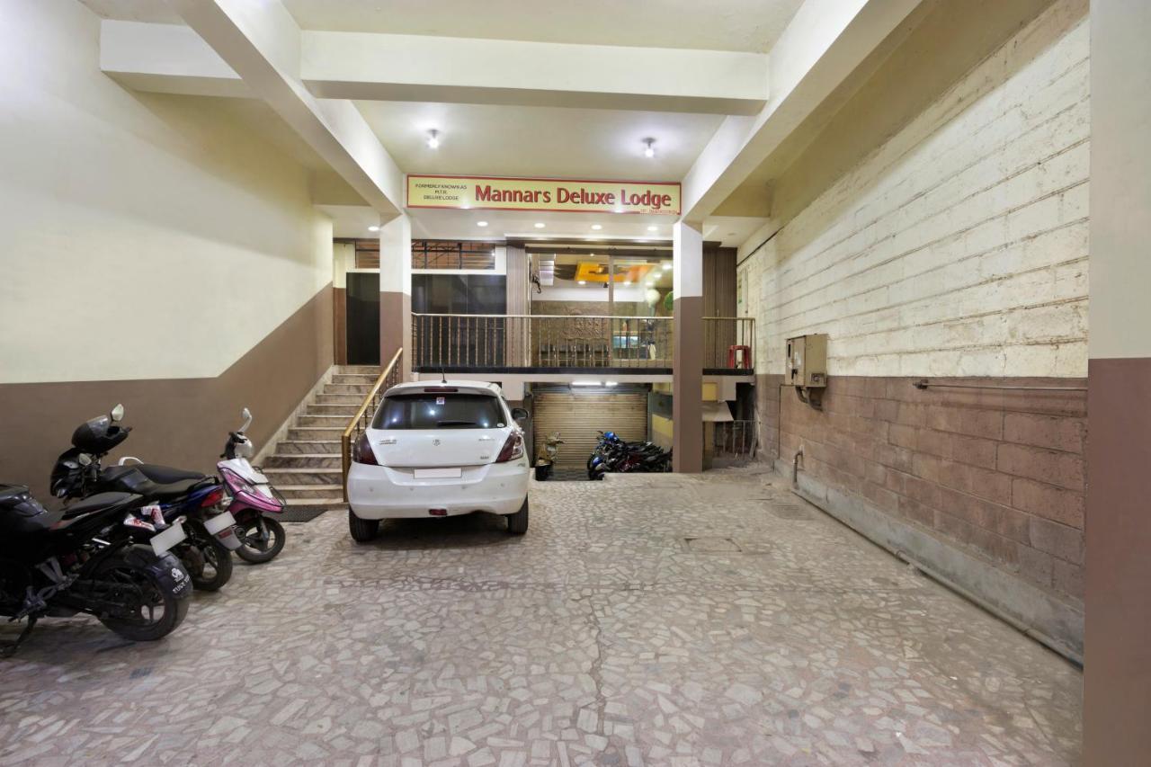 Mannars Deluxe Lodge Mysore Extérieur photo