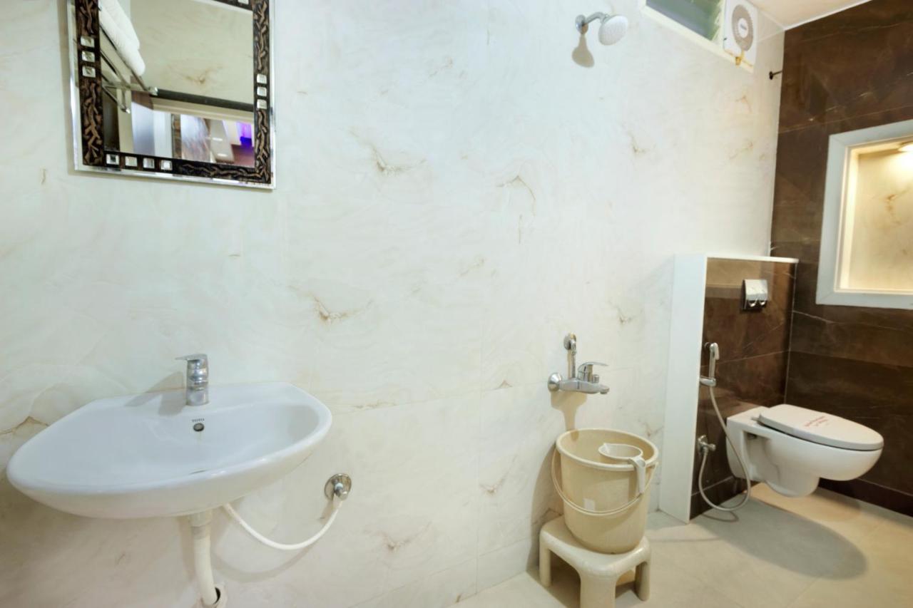 Mannars Deluxe Lodge Mysore Extérieur photo