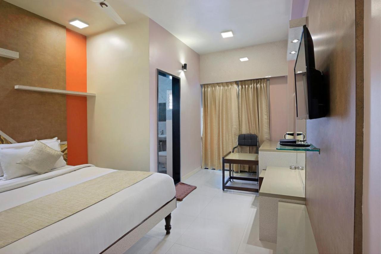 Mannars Deluxe Lodge Mysore Extérieur photo