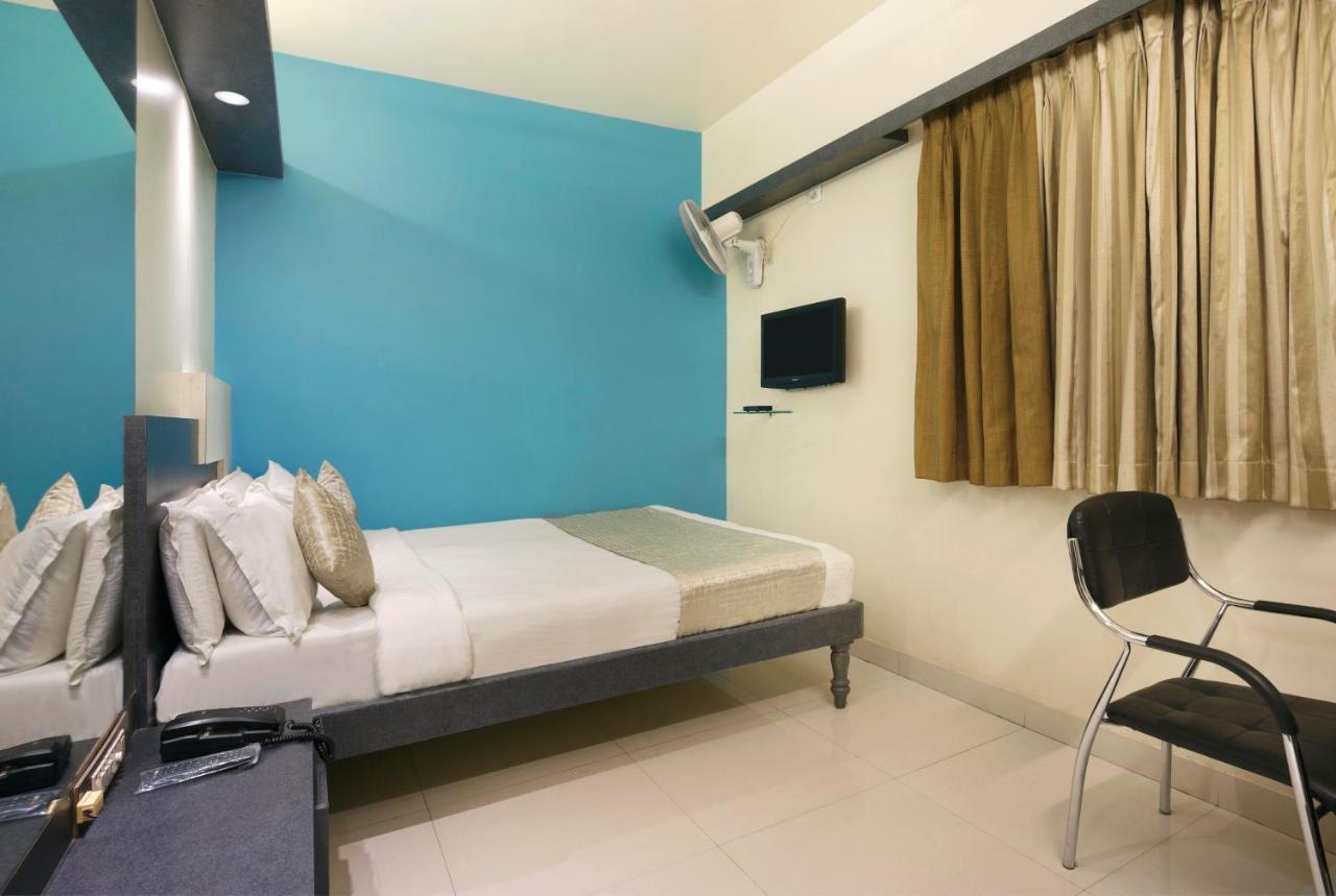 Mannars Deluxe Lodge Mysore Extérieur photo