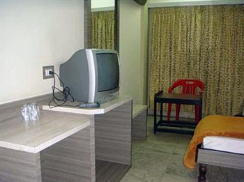 Mannars Deluxe Lodge Mysore Extérieur photo