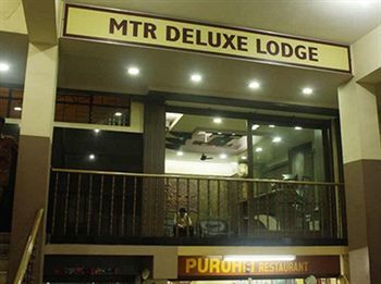 Mannars Deluxe Lodge Mysore Extérieur photo